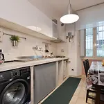 Urbana Apartment Colosseum